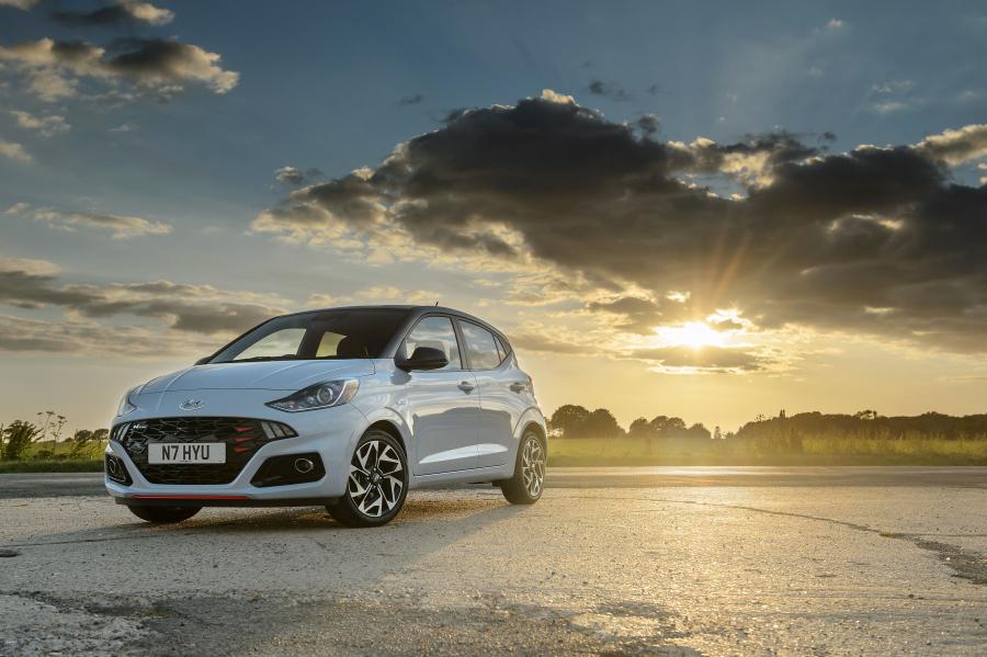  Hyundai i10 N Line 2020 года  (UK) (фото 1 из 64)